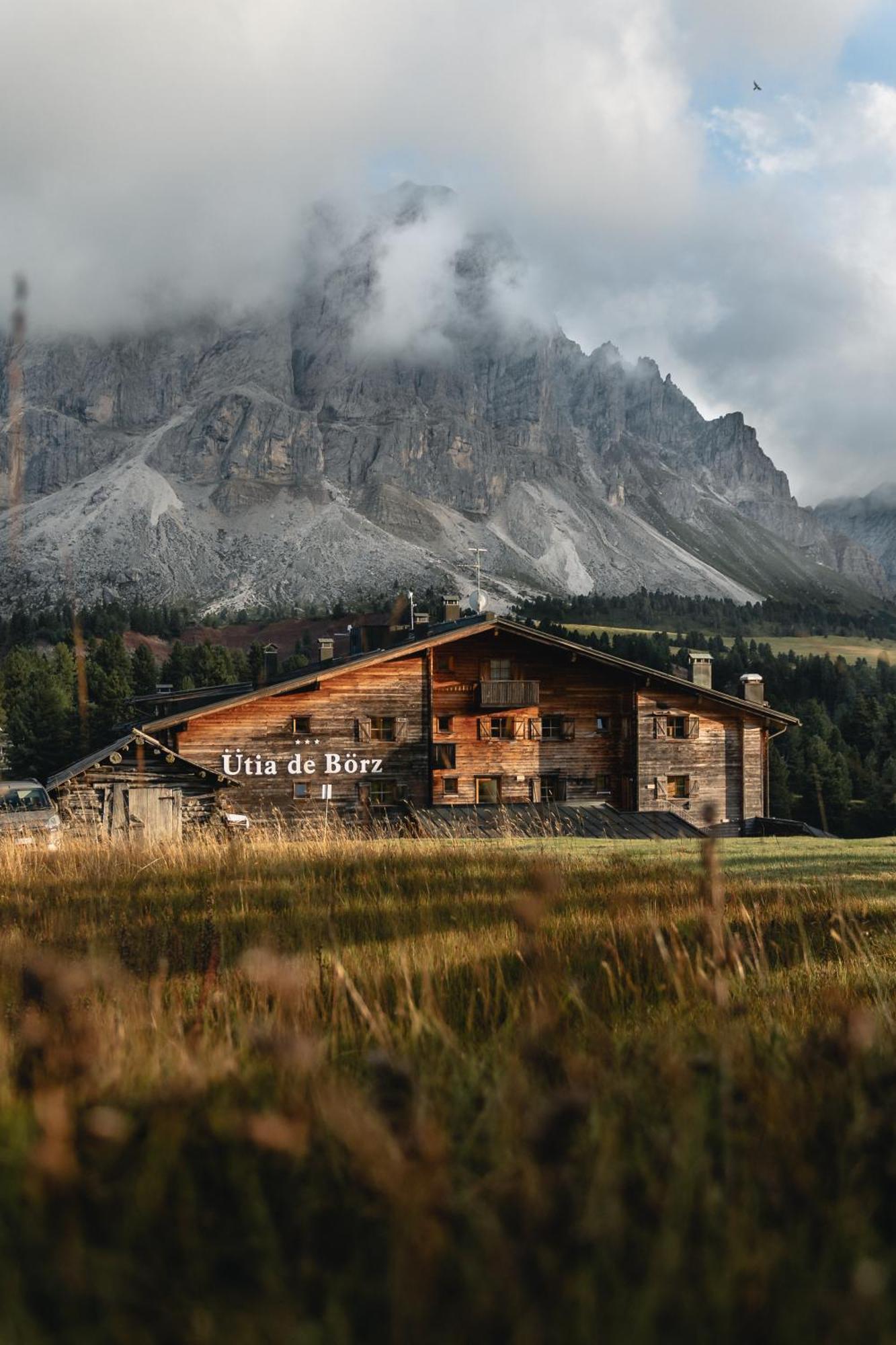 Uetia De Boerz Hotel San Martino in Badia Exterior photo