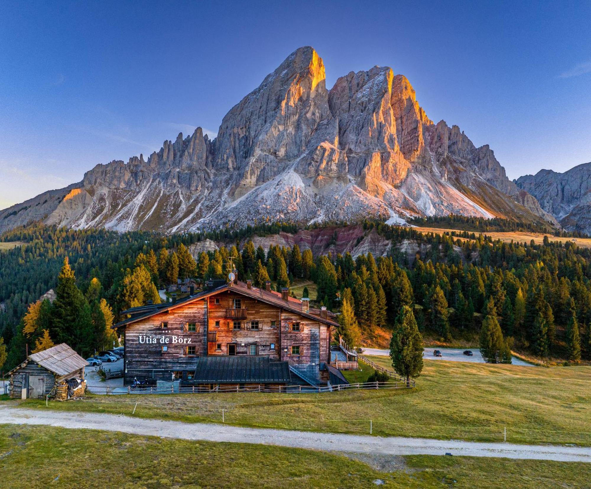 Uetia De Boerz Hotel San Martino in Badia Exterior photo